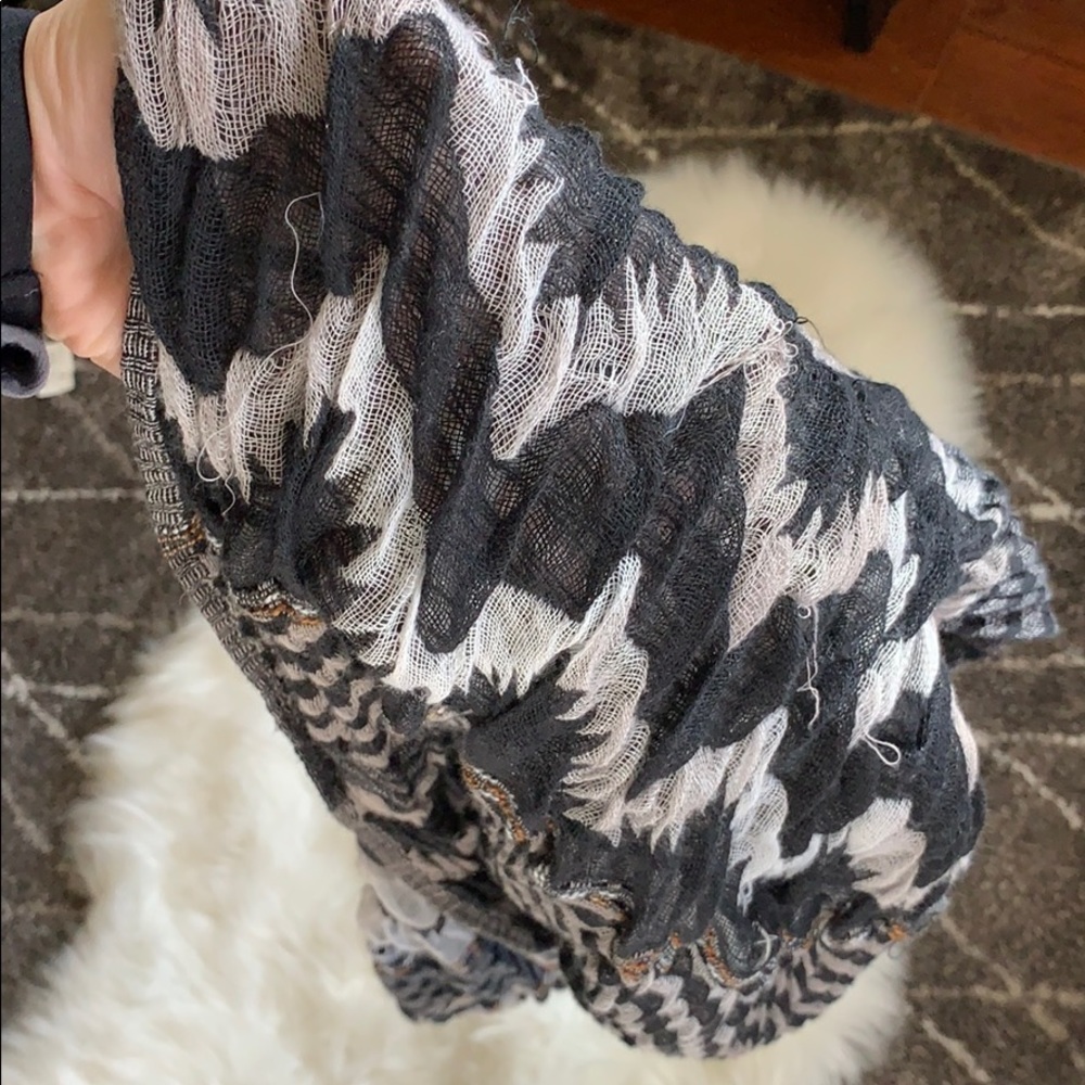 Black Multi Pattern Loop Scarf - Picture 4 of 6